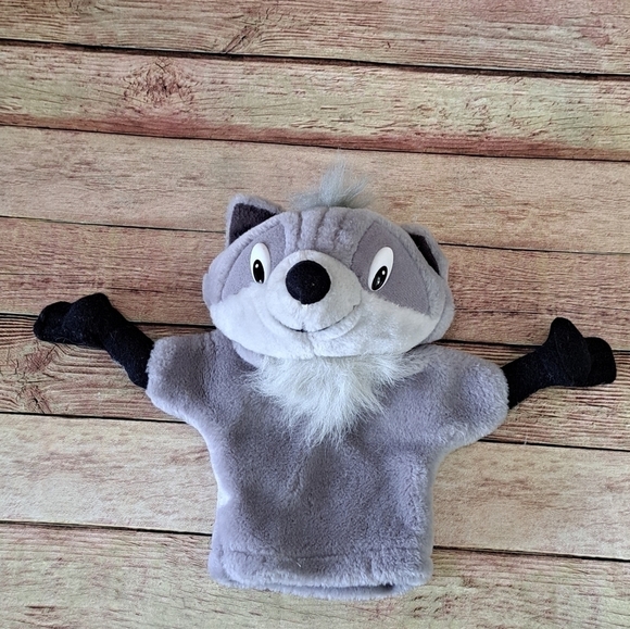 Vtg Disney 90's Pocahontas Meeko the Racoon Hand Puppet Mattel Gray Black Plush - Picture 1 of 13
